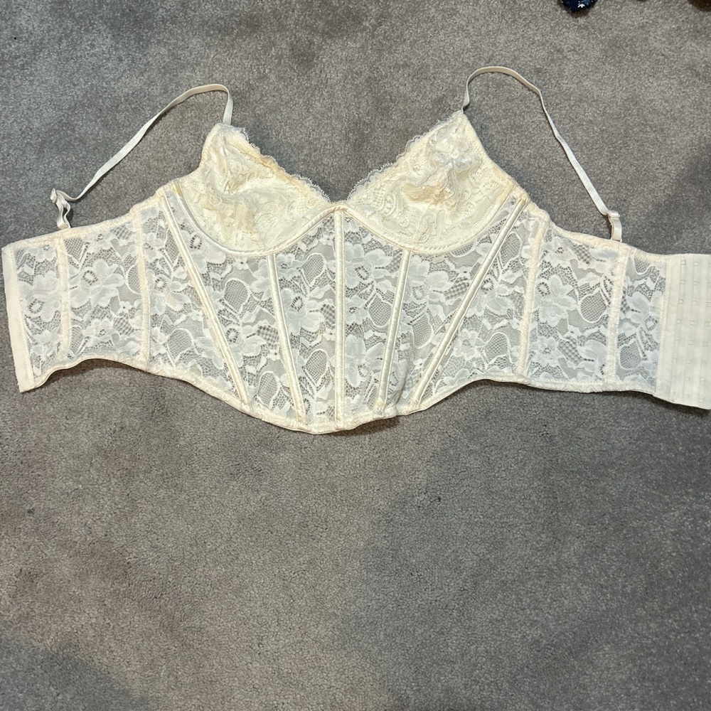 Elegant Cream Lace Bustier